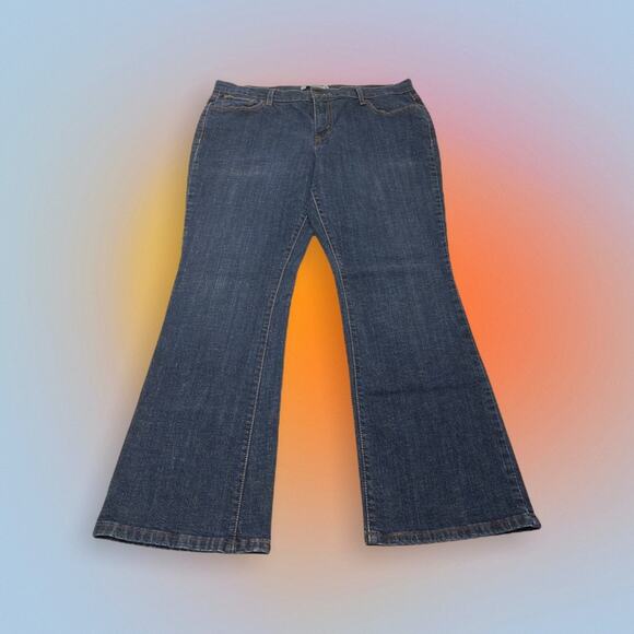 LEVI’S 515 Women’s 16 Boot Cut Blue Jeans - Picture 3 of 3